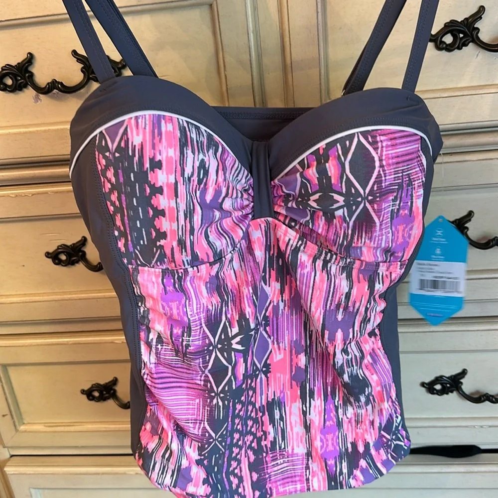 Tankini w/ adjustable straps .Molded cups with underwire. medium. Pink/gray - Picture 1 of 3